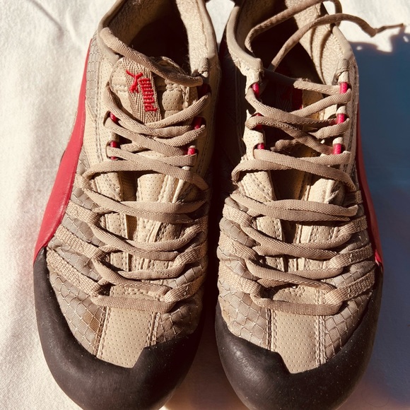 Puma shoes. Very nice condition. Just too small for me. Great for everyday wear! - Picture 2 of 7